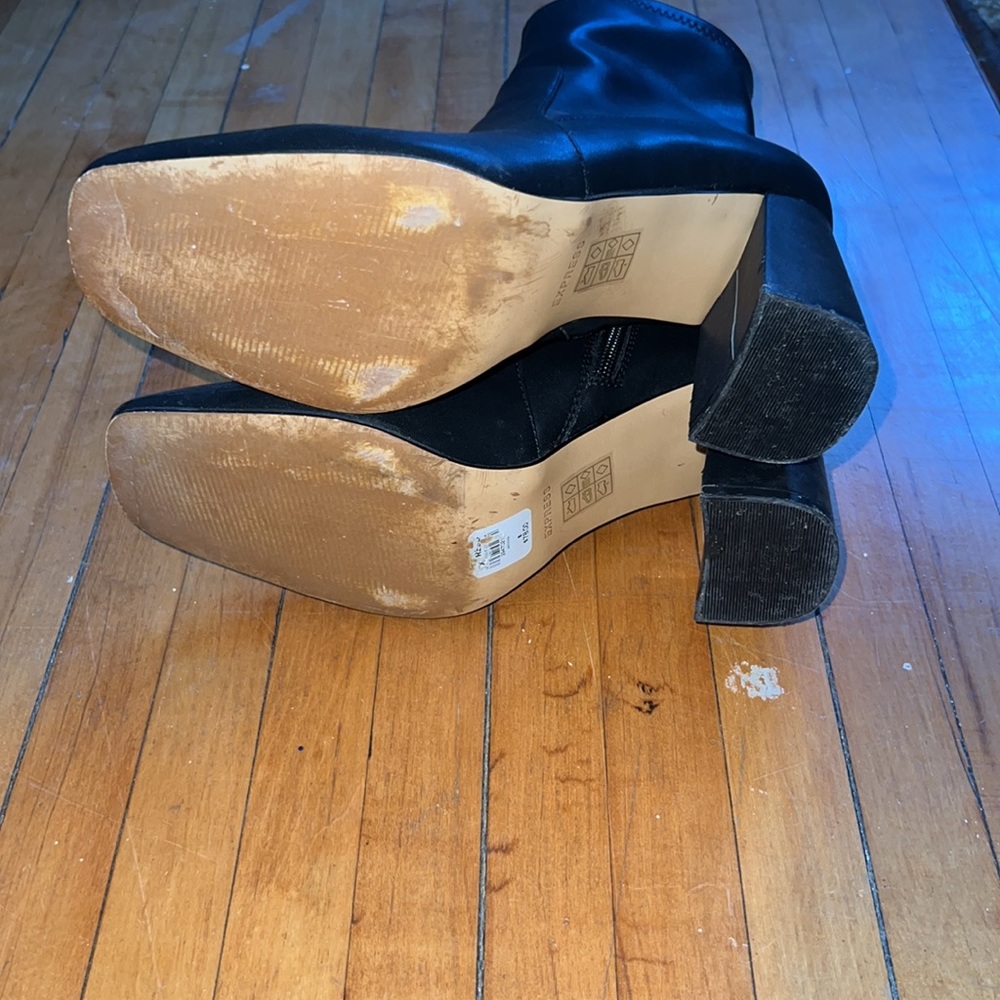 Express Boots - Picture 5 of 5